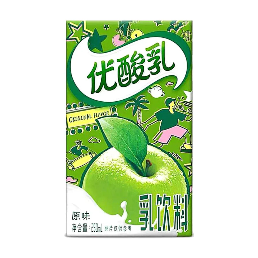 伊利优酸乳原味250ml利乐包正面图，绿色包装印有青苹果图案和卡通插画