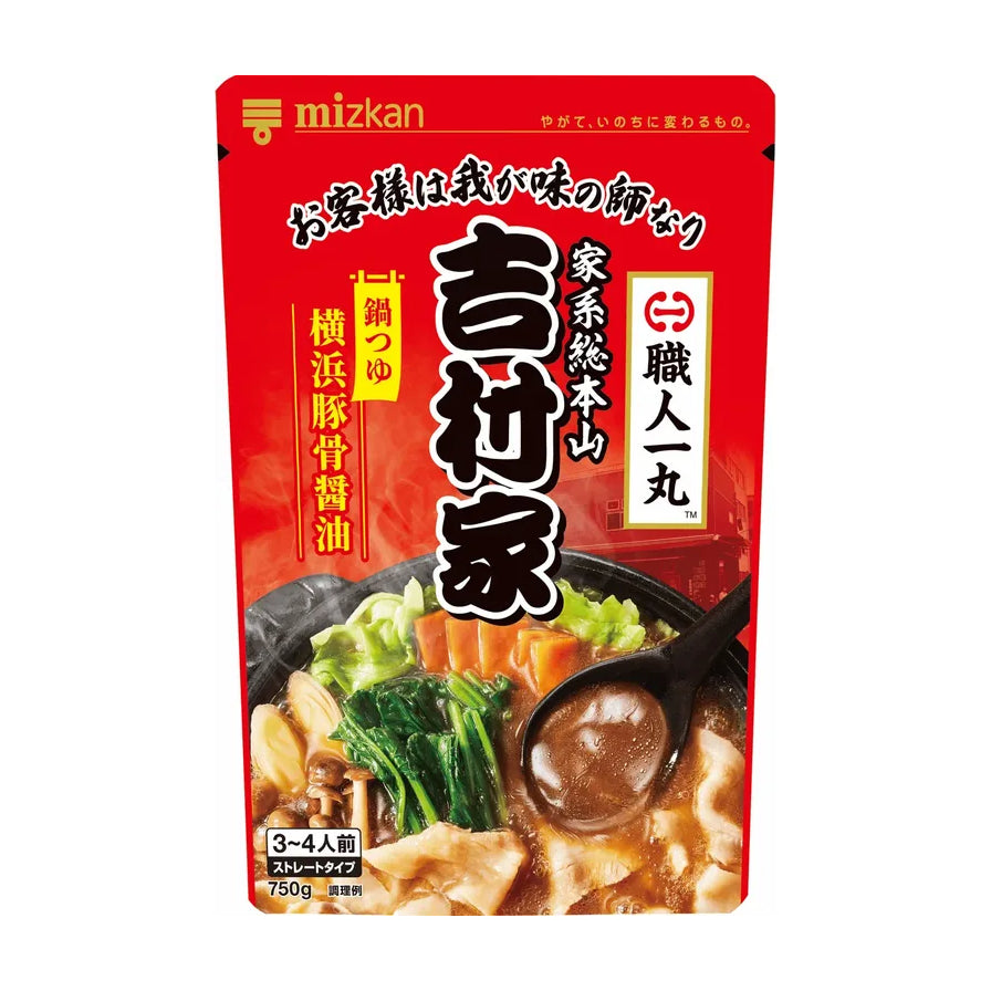 吉村家横滨猪骨酱油风味火锅底料包装正面，红色背景，上方有Mizkan品牌标识，下方展示了煮好的火锅实物图，包含肉片、蔬菜和浓郁汤底。