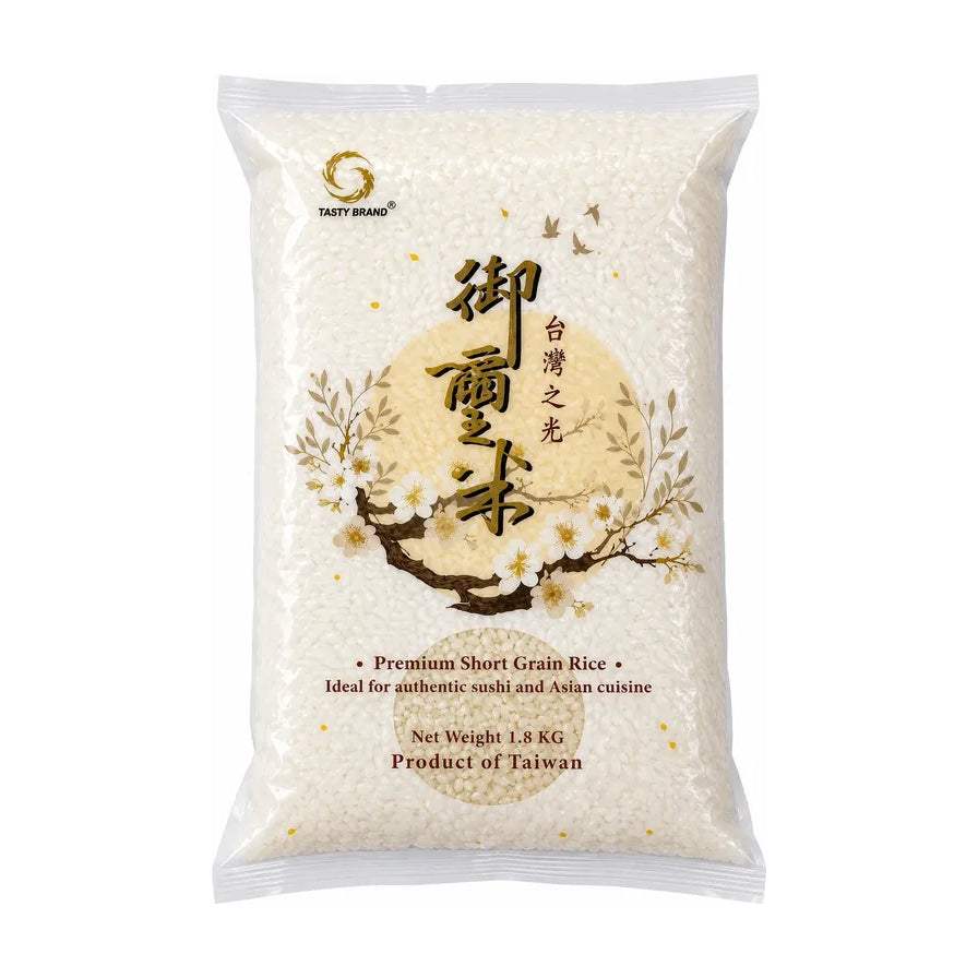 御露坊台湾短粒米1.8kg透明包装正面图，展示圆润饱满的白米，包装印有梅花图案及“御露米”、“台湾之光”字样，标注适合制作寿司。
