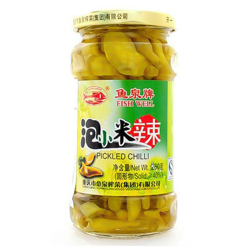 鱼泉泡小米辣产品特写，展示酸辣透亮的泡椒细节