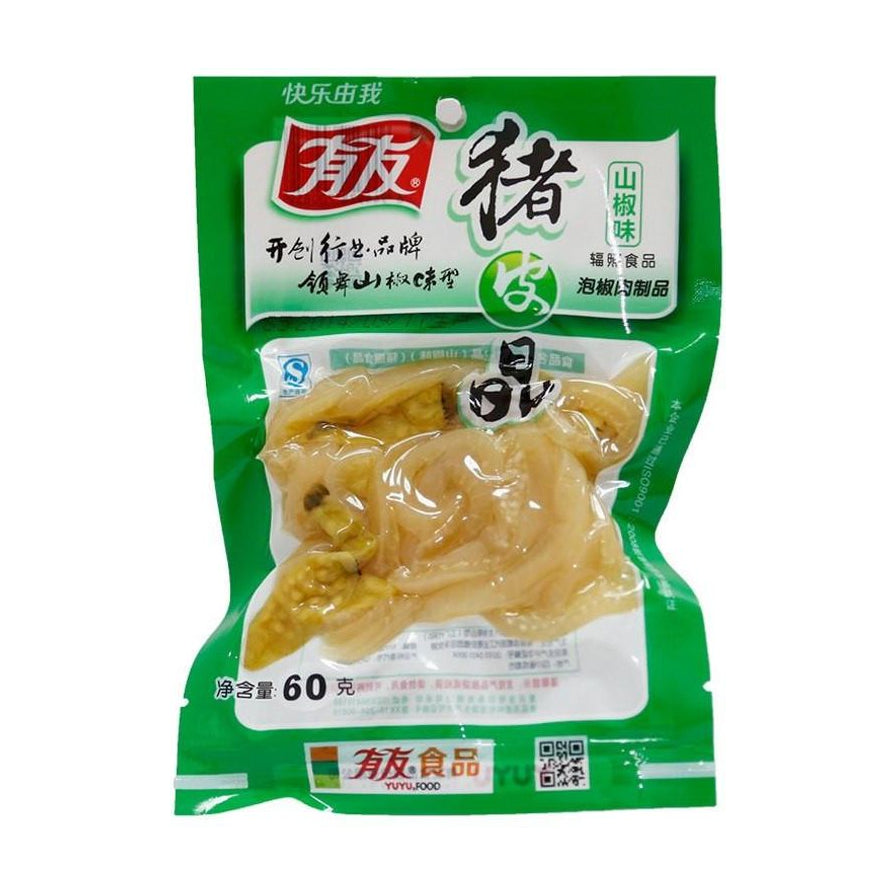 有友山椒味猪皮晶60克包装正面图，绿色包装袋上印有品牌Logo及猪皮晶产品名称。