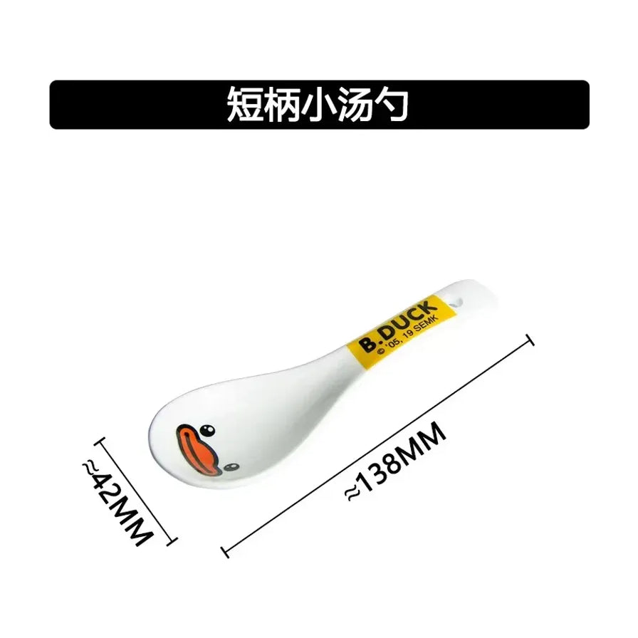 B.DUCK 短柄小汤勺尺寸标注图，显示长度约为 138mm，勺头宽度约为 42mm，上方有“短柄小汤勺”黑色标题栏。