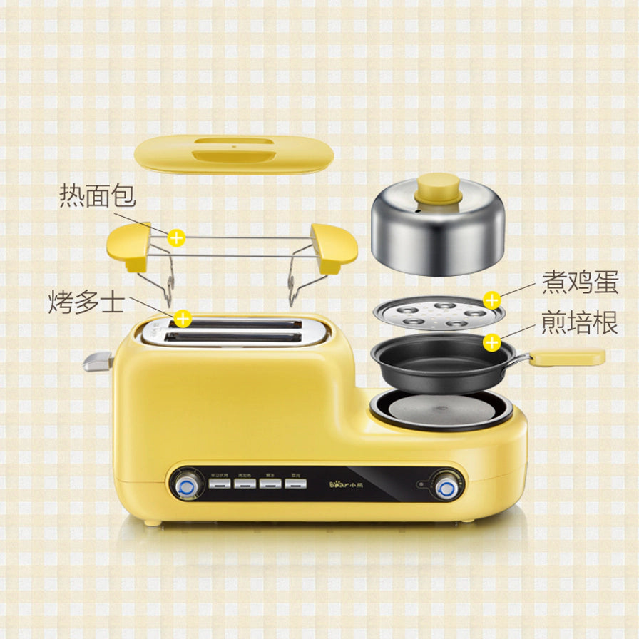 小熊早餐机结构拆解图，展示了防尘盖、烤面包架、不锈钢蒸盖、蒸蛋架和小煎锅等配件，并标注了热面包、烤多士、煮鸡蛋和煎培根功能。