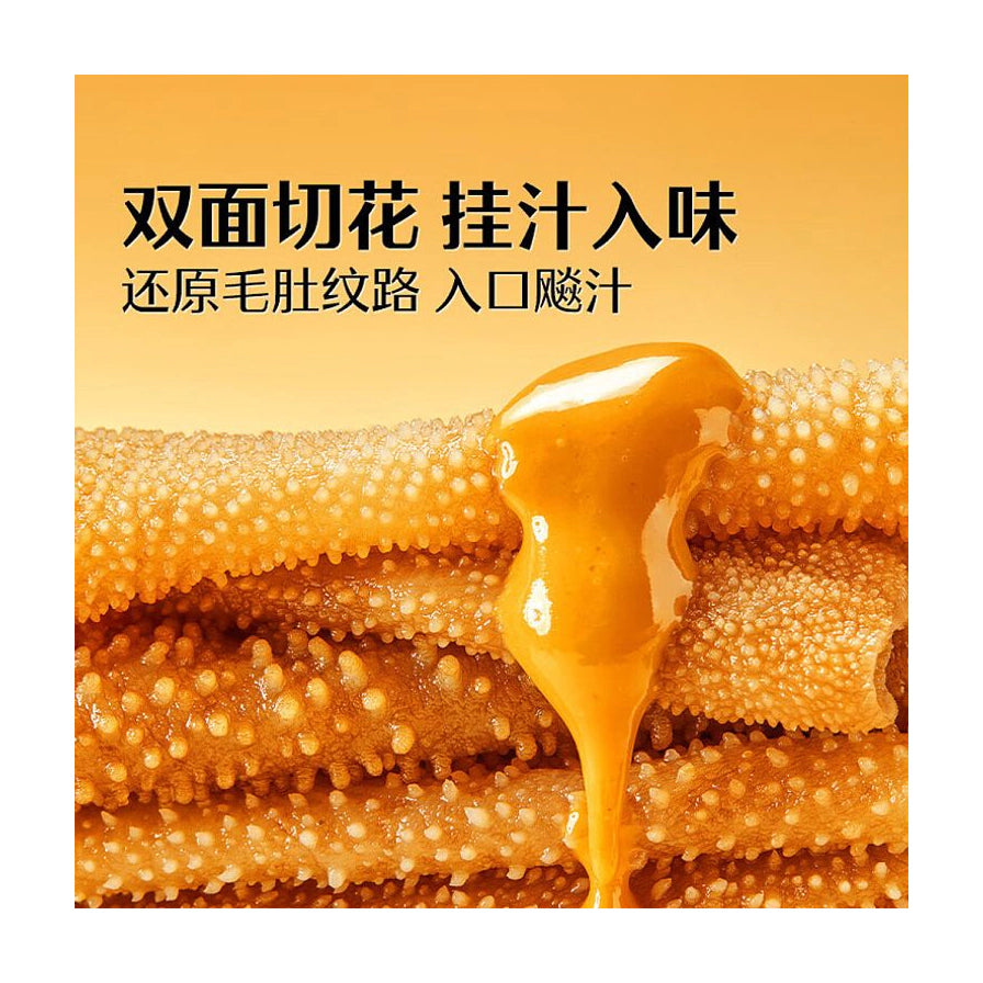 良品铺子麻酱素毛肚细节特写，展示双面切花纹路和浓郁挂汁效果。