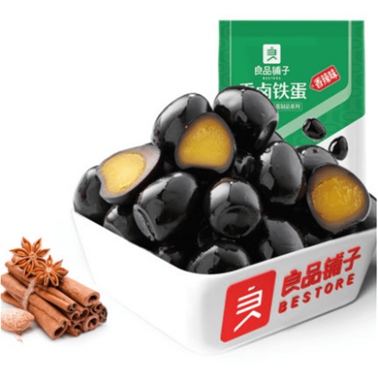 良品铺子香卤铁蛋产品细节图，展示紧实 Q 弹的卤蛋质地。