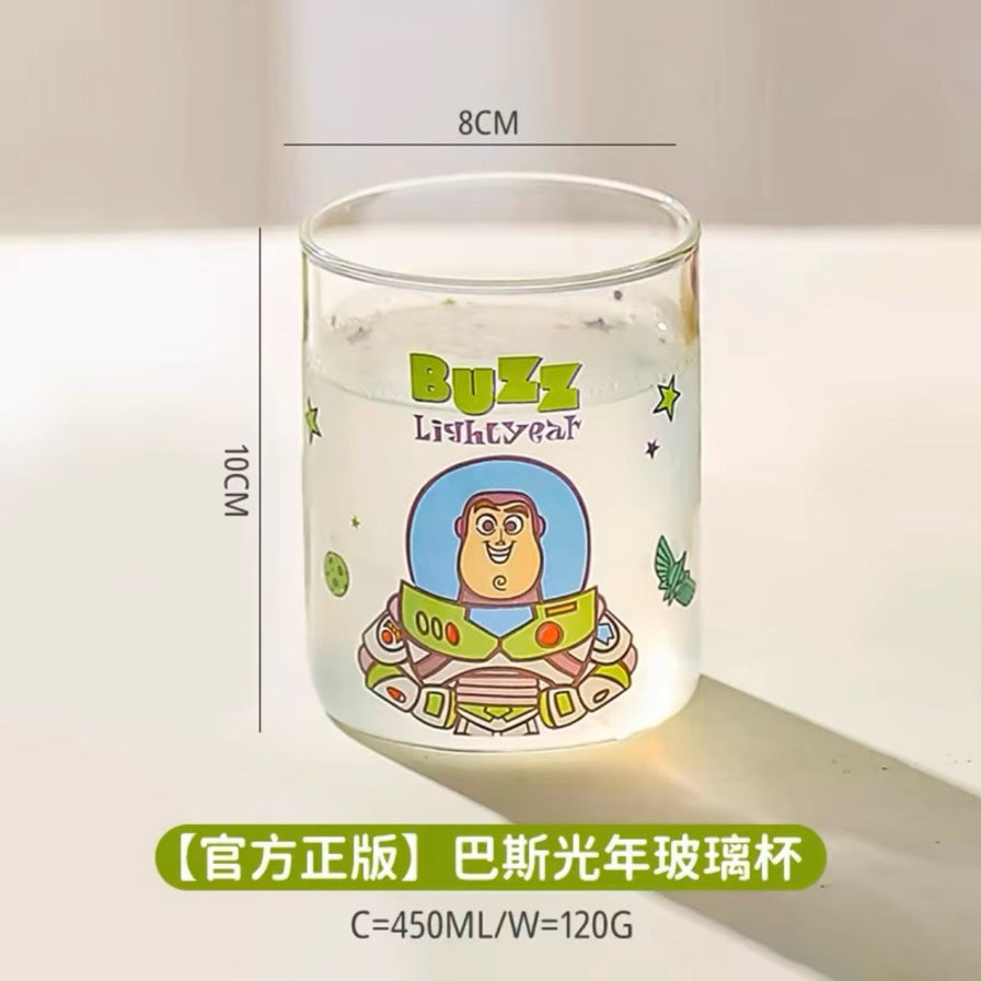 巴斯光年玻璃杯尺寸标注图，显示高度10cm，口径8cm，容量450ml，底部带有官方正版说明文字。