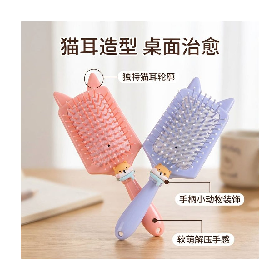 猫耳按摩梳产品细节图，展示独特猫耳轮廓、手柄小动物装饰及软萌解压手感，配有中文卖点标注。