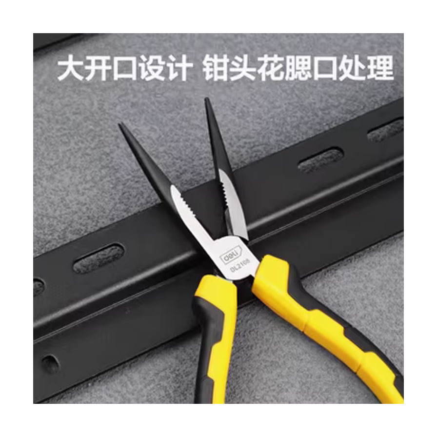 得力尖嘴钳细节图，展示大开口设计与钳头花腮口处理，正在夹持黑色金属条。