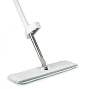 免手洗平板拖把电商说明图，展示 45cm 大板面、不锈钢伸缩杆及干湿两用清洁场景。