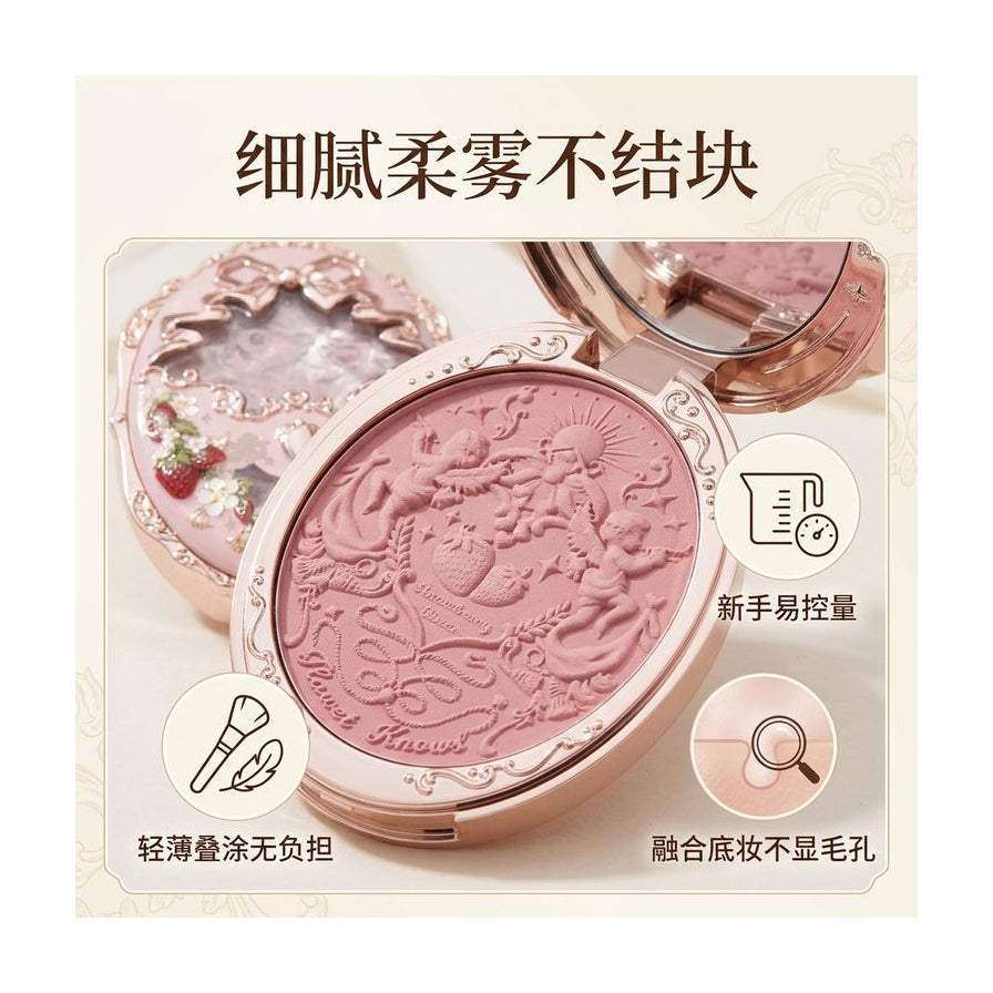 腮红特写图，配有中文说明强调细腻柔雾质地、新手易控量及融合底妆不显毛孔的特点。