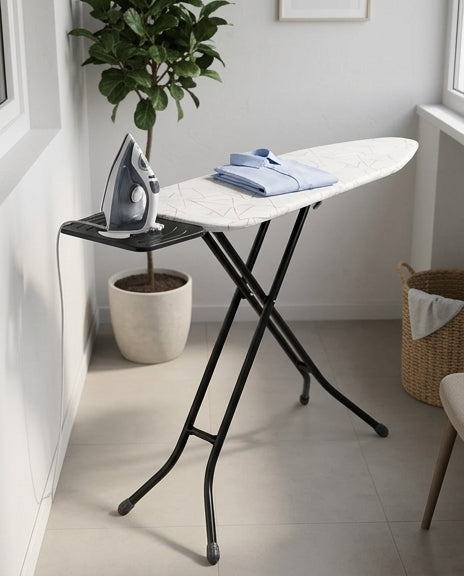 电熨架使用场景示意图，包含中文尺寸标注和功能卖点说明框