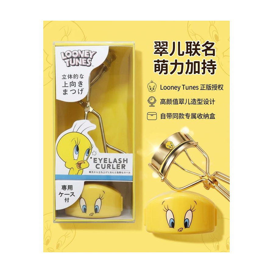 翠儿联名睫毛夹产品卖点海报，包含中文授权说明及收纳盒展示