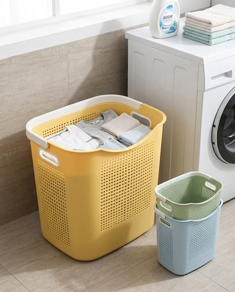 MEET DUCK 小黄鸭脏衣篮侧面视角图，展示加厚材质与内嵌提手细节