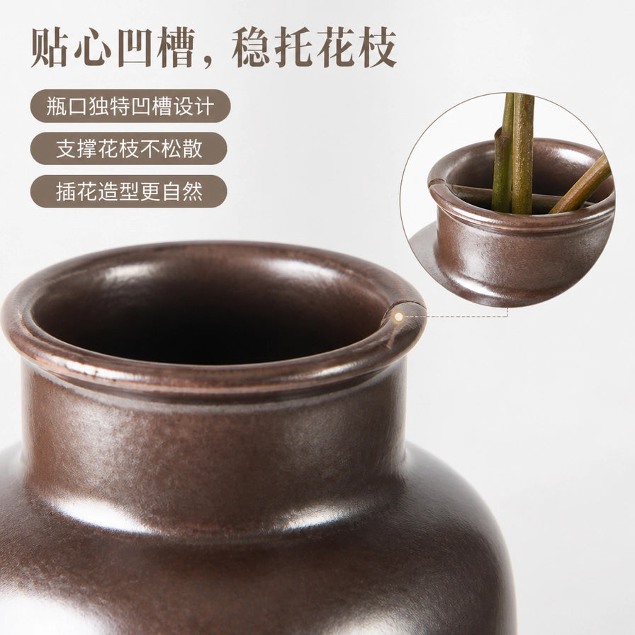 花瓶瓶口细节特写，展示独特的凹槽设计，能够稳托花枝，配有插花效果对比图。
