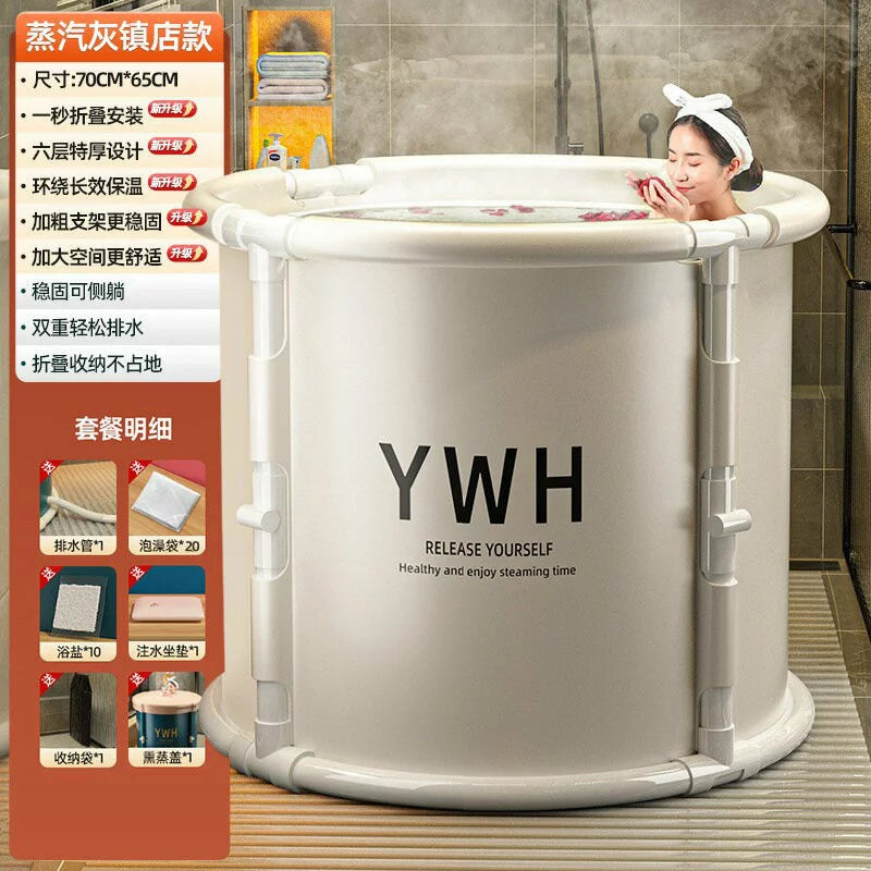 浴室场景中使用的灰色折叠浴桶，左侧包含中文卖点列表、尺寸参数及配件明细海报。