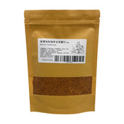 淄博秘制烧烤香辣蘸料108g袋装，牛皮纸密封包装，正面贴有包含产品名称、配料表、条形码及烧烤插画的白色标签，底部透明窗口可见细碎的香辣调料粉末。