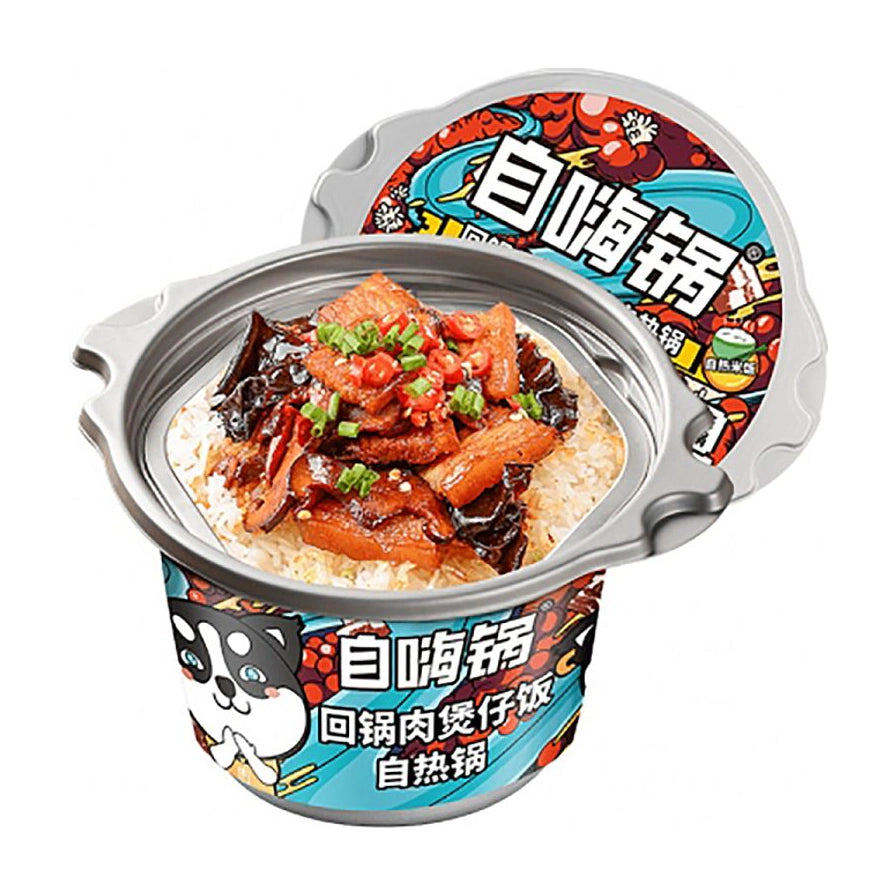 自嗨锅回锅肉煲仔饭产品图，展示开盖后的纸碗，内含米饭、回锅肉片、黑木耳及葱花点缀。